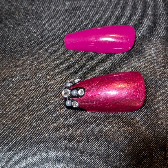 Pink, Pearl, Rhinestone & Black Custom Press On Monster High Nails - Draculara - Picture 3 of 6